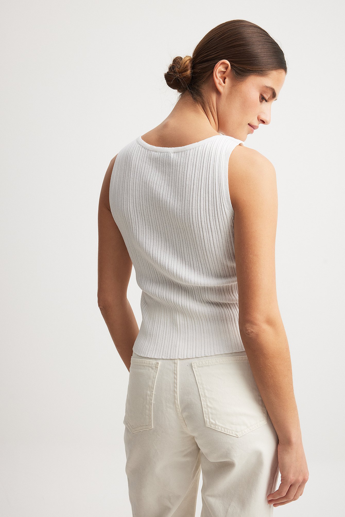 Fine Knitted Sleeveless Top